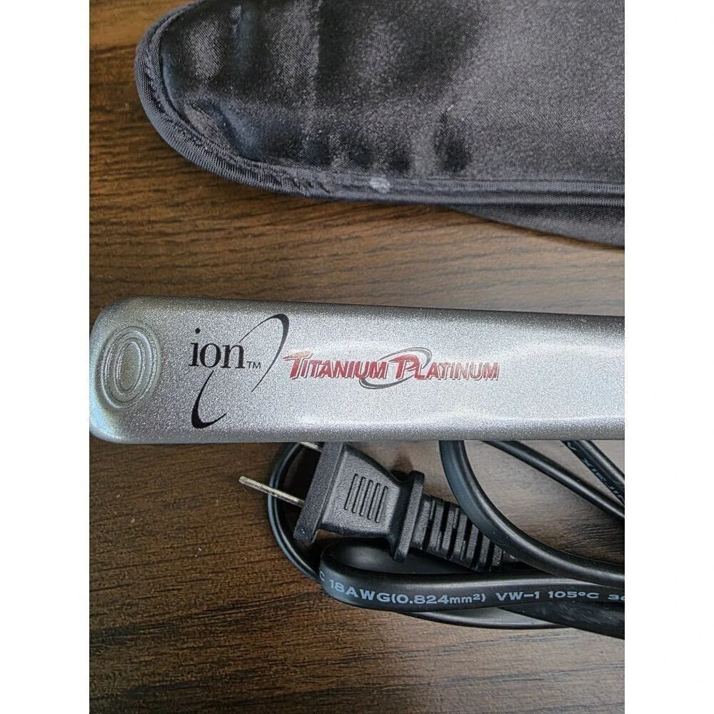 Titanium Ceramic‎ Travel Gator Iron 1 Inch Model: 301013 Intertek 3124232